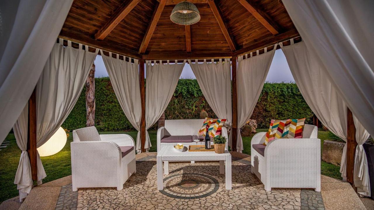 Villa Cutrera 8, Emma Villas Chiaramonte Gulfi Exterior photo